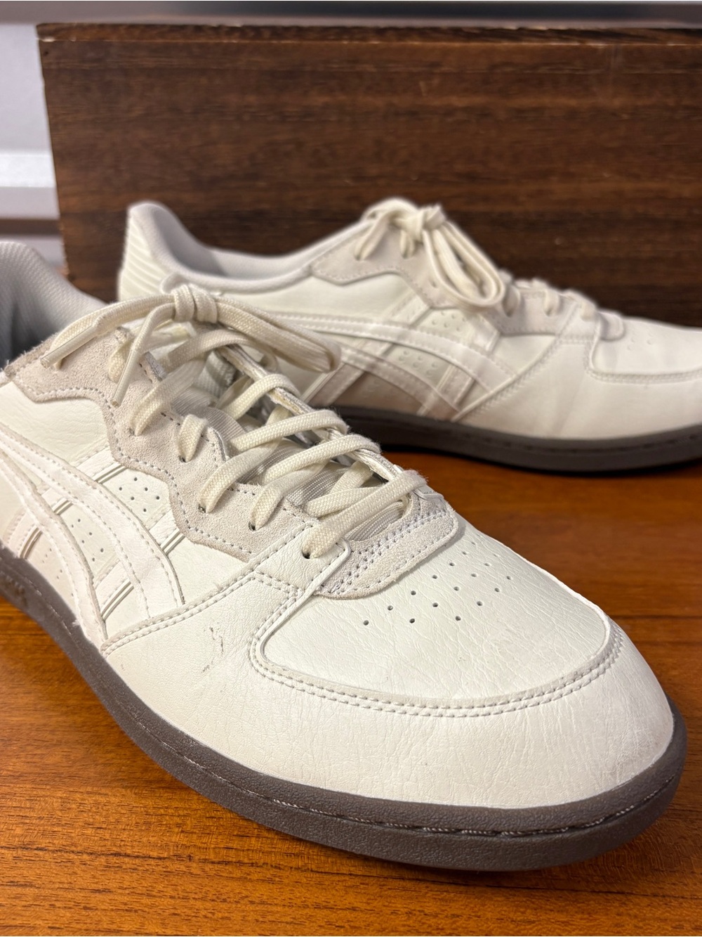 Asics Men Skyhand OG Cream Leather Retro Sneaker 1203A451 Size 10